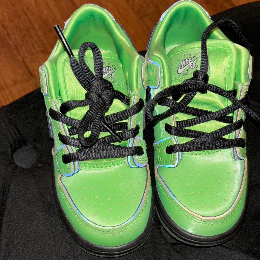 Travis Scott dunks Nike Kids Neon Green Sneakers